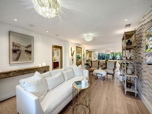 913 S Lakeside Place, Lantana FL 33462