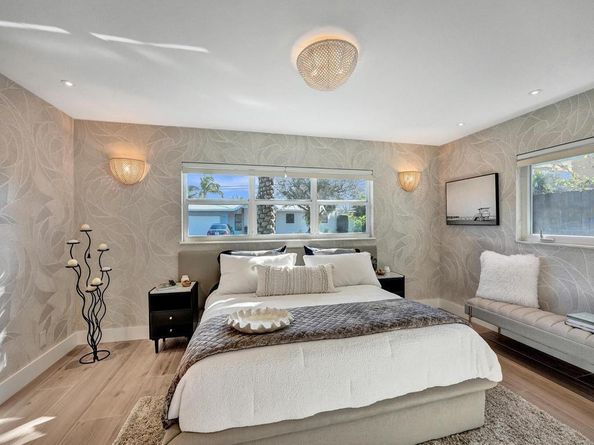 913 S Lakeside Place, Lantana FL 33462