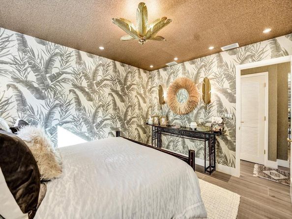 913 S Lakeside Place, Lantana FL 33462
