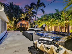 913 S Lakeside Place, Lantana FL 33462