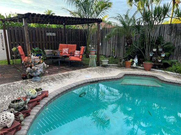 12757 NW 11th Ct, Sunrise FL 33323