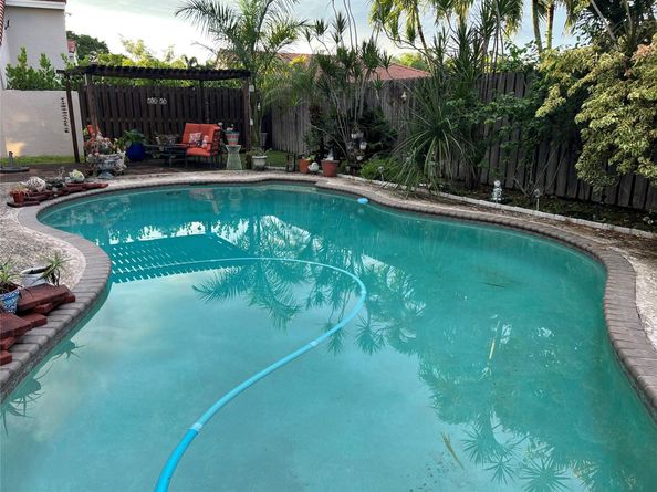 12757 NW 11th Ct, Sunrise FL 33323