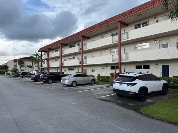 8990 S Hollybrook Blvd 302, Pembroke Pines FL 33025