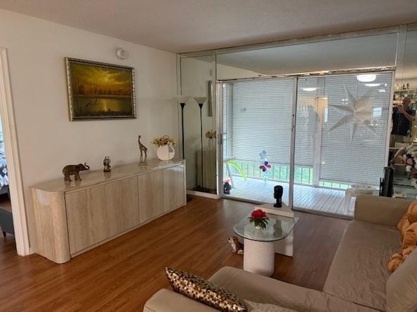 8990 S Hollybrook Blvd 302, Pembroke Pines FL 33025
