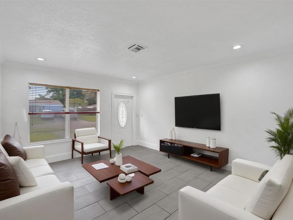 7021 Park St, Hollywood FL 33024