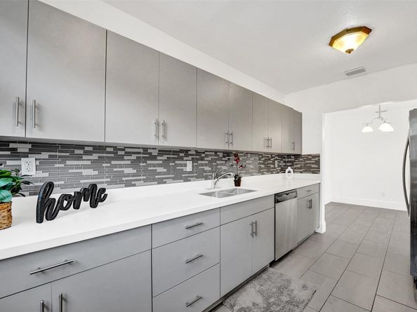 7021 Park St, Hollywood FL 33024