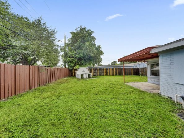 7021 Park St, Hollywood FL 33024