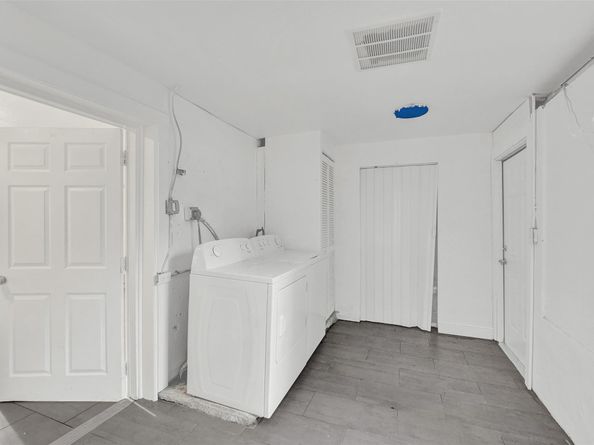 7021 Park St, Hollywood FL 33024