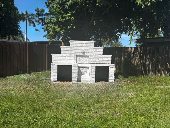 7021 Park St, Hollywood FL 33024