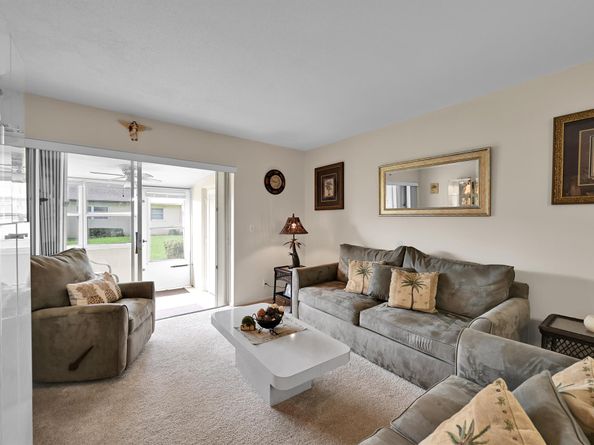 4796 Cresthaven Boulevard B, West Palm Beach FL 33415