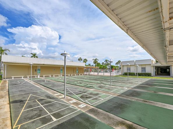 4796 Cresthaven Boulevard B, West Palm Beach FL 33415