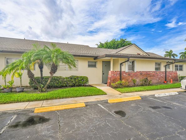 4796 Cresthaven Boulevard B, West Palm Beach FL 33415