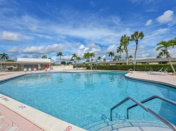 4796 Cresthaven Boulevard B, West Palm Beach FL 33415