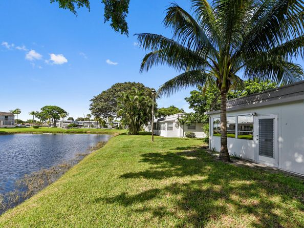 206 Valencia I, Delray Beach FL 33446