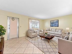 206 Valencia I, Delray Beach FL 33446