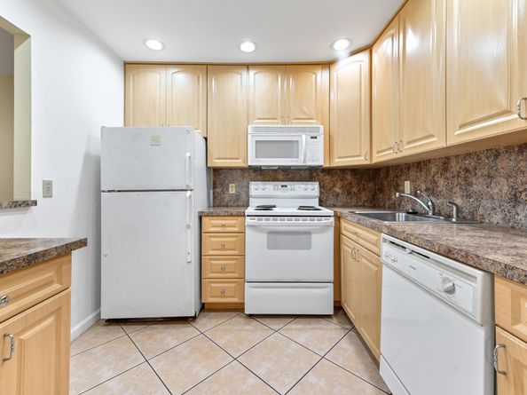 206 Valencia I, Delray Beach FL 33446