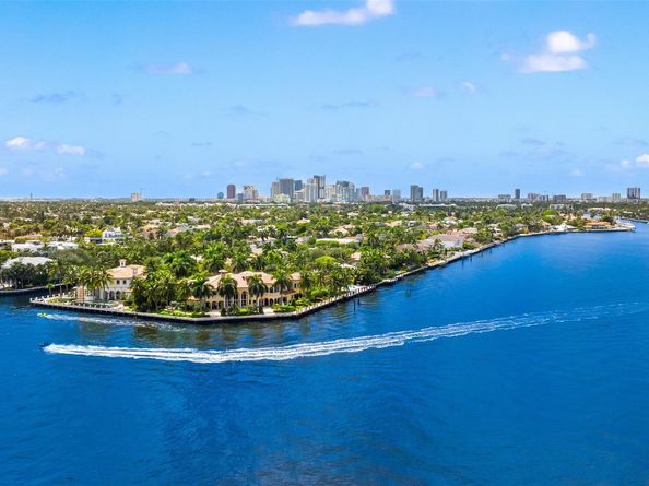 2701 Aqua Vista Blvd, Fort Lauderdale FL 33301