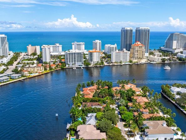 2701 Aqua Vista Blvd, Fort Lauderdale FL 33301