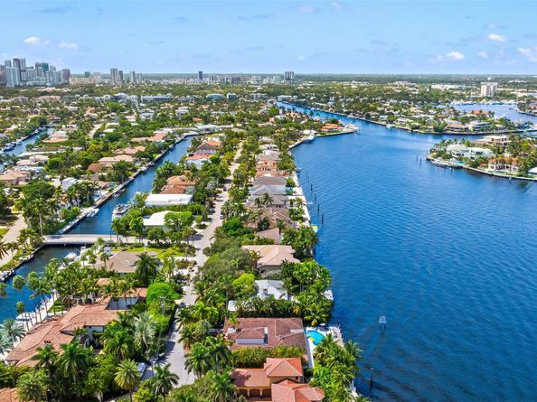2701 Aqua Vista Blvd, Fort Lauderdale FL 33301