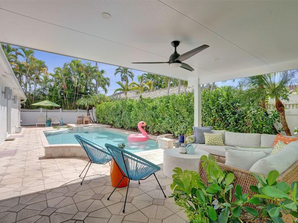 3206 Robbins Rd, Pompano Beach FL 33062