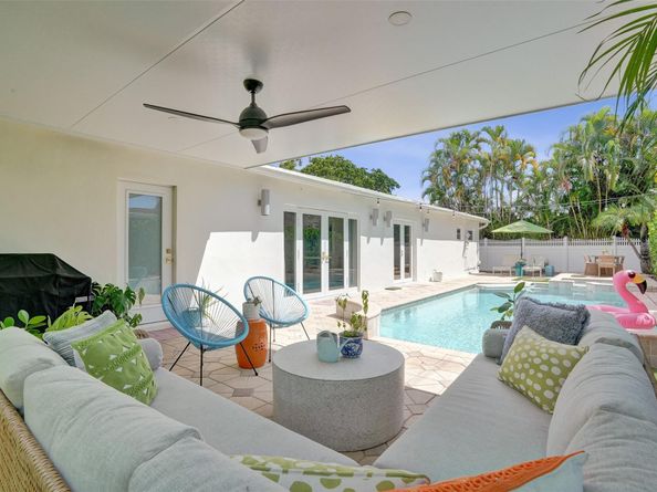 3206 Robbins Rd, Pompano Beach FL 33062