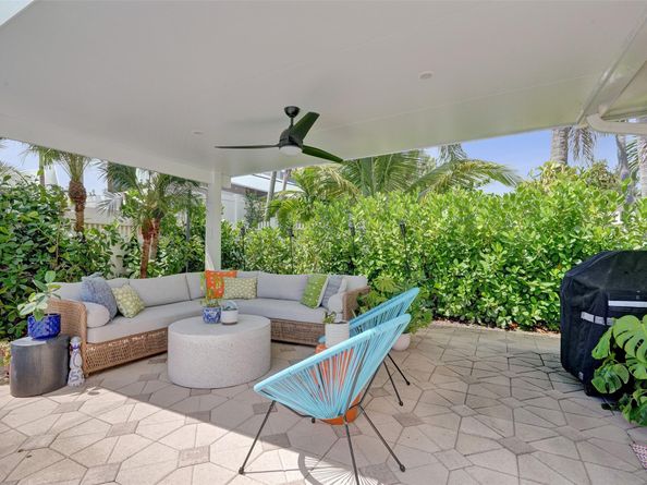 3206 Robbins Rd, Pompano Beach FL 33062