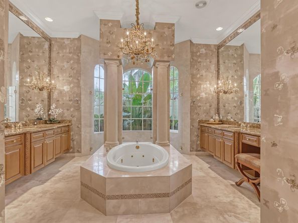 105 Remo Place, Palm Beach Gardens FL 33418
