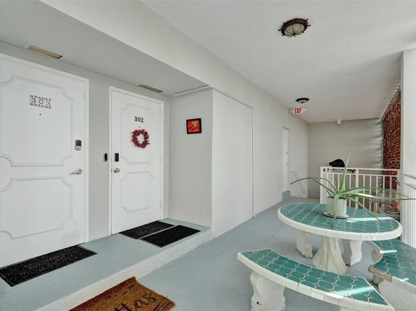 2508 Bay Dr 303, Pompano Beach FL 33062