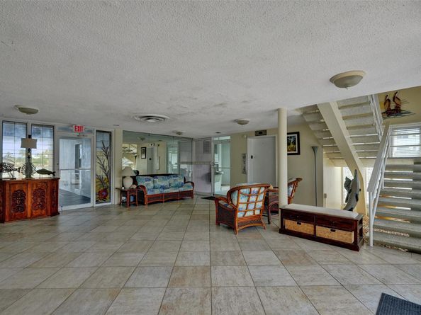 2508 Bay Dr 303, Pompano Beach FL 33062