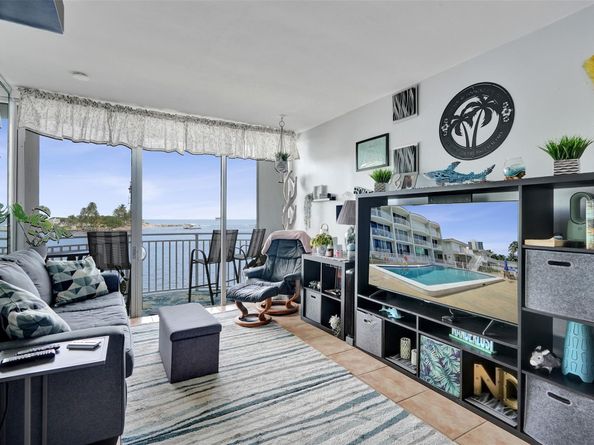 2508 Bay Dr 303, Pompano Beach FL 33062