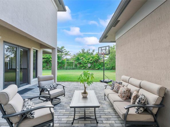10472 Cobalt Ct, Parkland FL 33076
