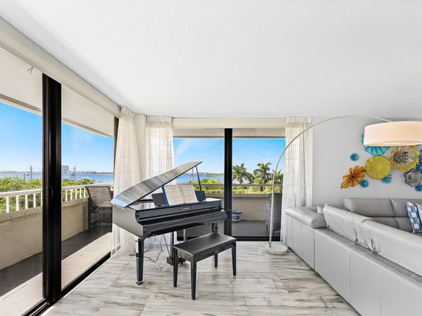 5280 N Ocean Drive Drive 1e, Riviera Beach FL 33404