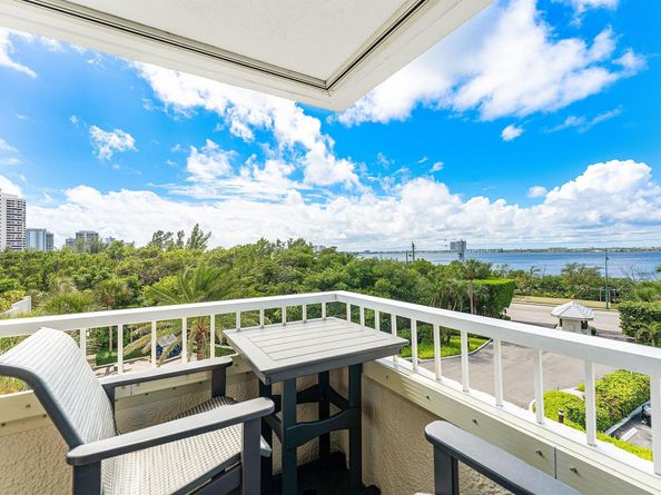 5280 N Ocean Drive Drive 1e, Riviera Beach FL 33404