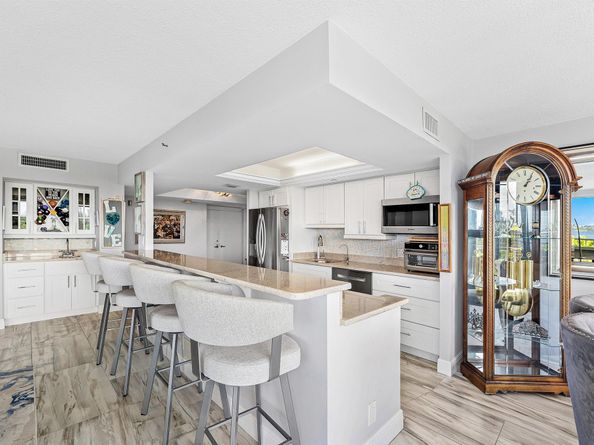 5280 N Ocean Drive Drive 1e, Riviera Beach FL 33404