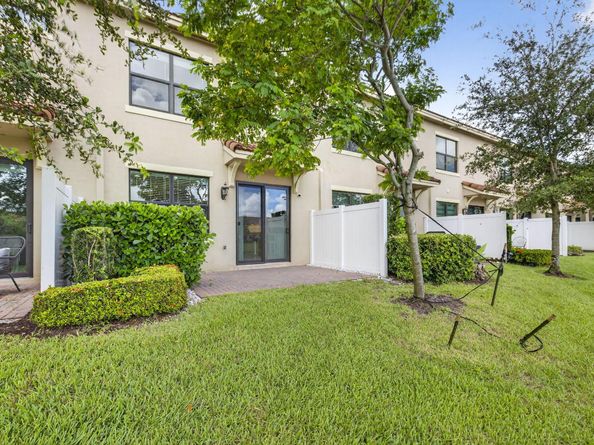 9996 Brickhill Drive 79, Boca Raton FL 33428