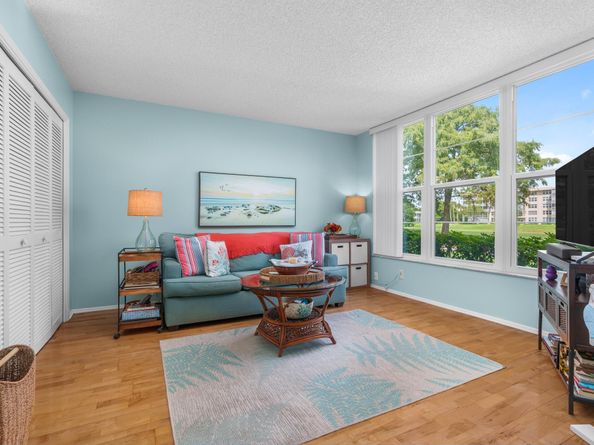 4009 N Cypress Dr 104, Pompano Beach FL 33069