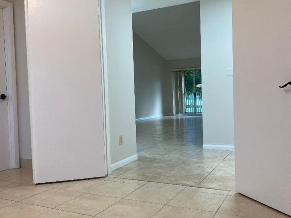1027 Coral Club Dr 1027, Coral Springs FL 33071