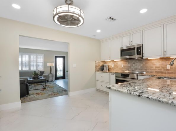 2390 SW 13th Avenue, Boynton Beach FL 33426