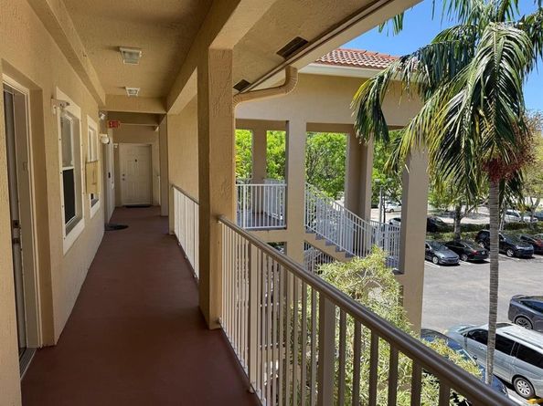 2941 Riverside Dr 303, Coral Springs FL 33065