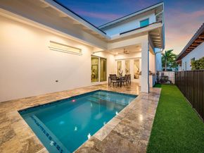 1013 Faulkner Terrace, Palm Beach Gardens FL 33418