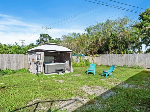 709 Omar Rd, West Palm Beach FL 33405