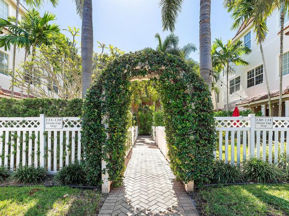 131 Ocean Cay Way 131, Hypoluxo FL 33462
