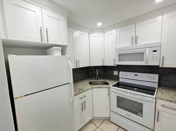 3200 NE 7th Ct 205C, Pompano Beach FL 33062