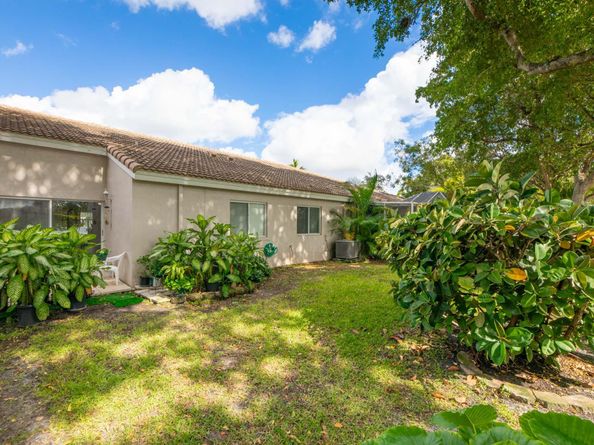 11632 SW 19th St, Miramar FL 33025