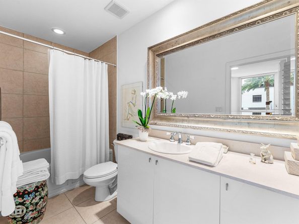 1617 N Flagler Drive 304, West Palm Beach FL 33407