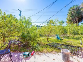 646 Bayberry Dr, West Palm Beach FL 33403