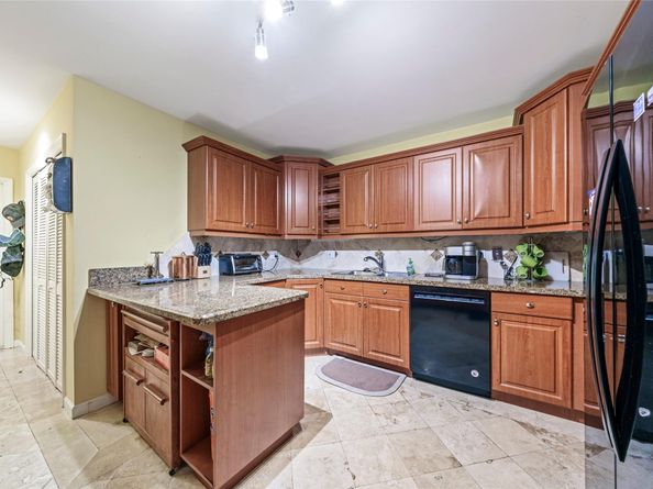 900 Cypress Ter V 61, Pompano Beach FL 33069