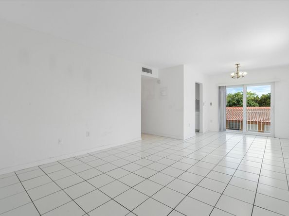 2138 SW 6th Street 301, Miami FL 33135