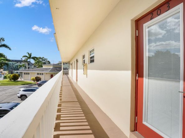 4299 NW 16th St 203, Lauderhill FL 33313
