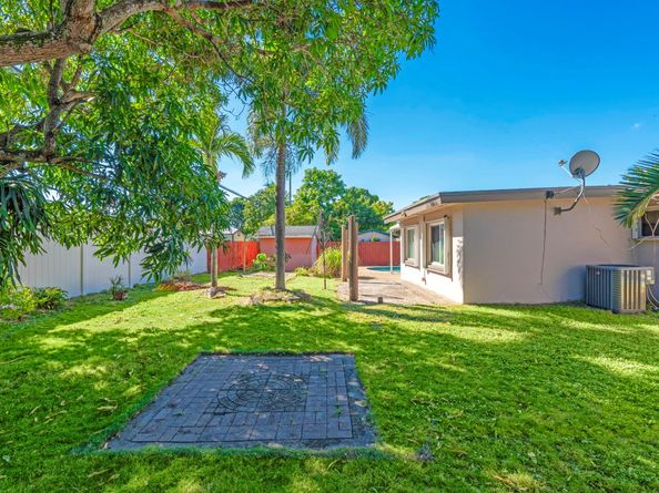 2016 SW 37th Ave, Fort Lauderdale FL 33312